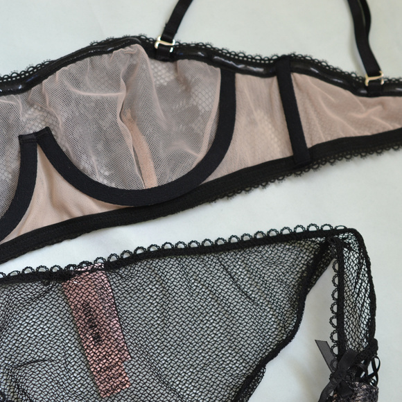 NWT Set of 2 Victoria's Secret black Bra 32 B AND Panty XS Black Lace Xmas GIFT - Picture 5 of 7